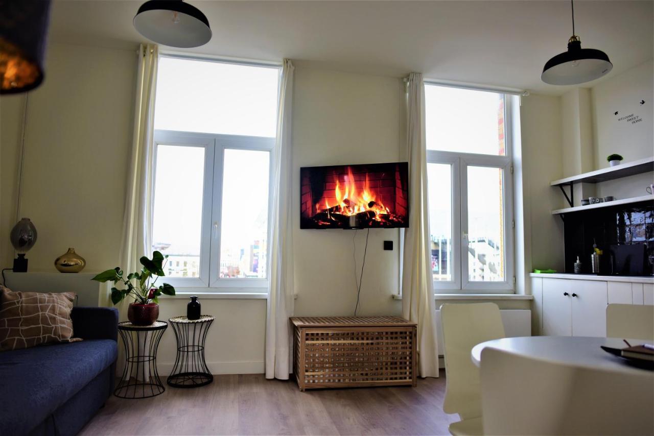 Sleep Inn - Black And White Modern Flat With Cityview Antwerpen Exteriör bild